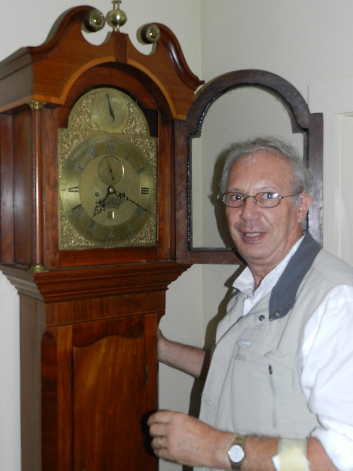 cerca 1760 British tall case clock